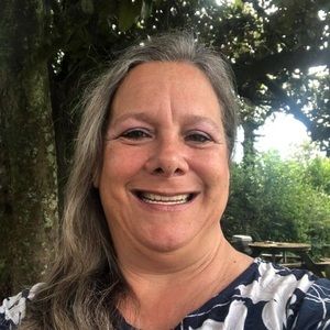 Meet your Posher, Dee